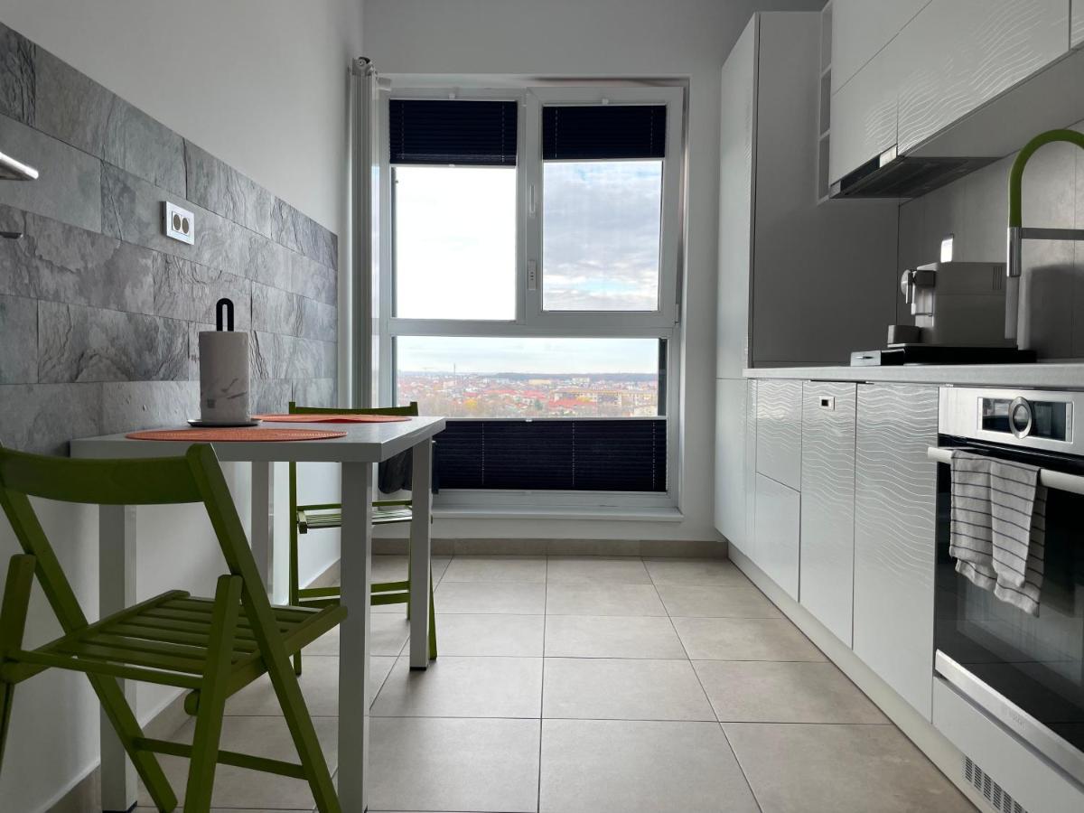 Luxury Westpark 2 Residence With Lake View Bukarest Exteriör bild