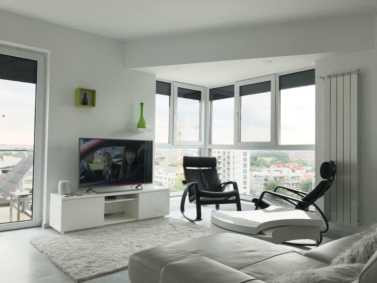 Luxury Westpark 2 Residence With Lake View Bukarest Exteriör bild