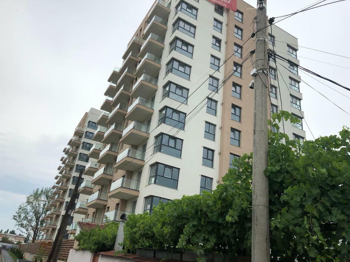 Luxury Westpark 2 Residence With Lake View Bukarest Exteriör bild