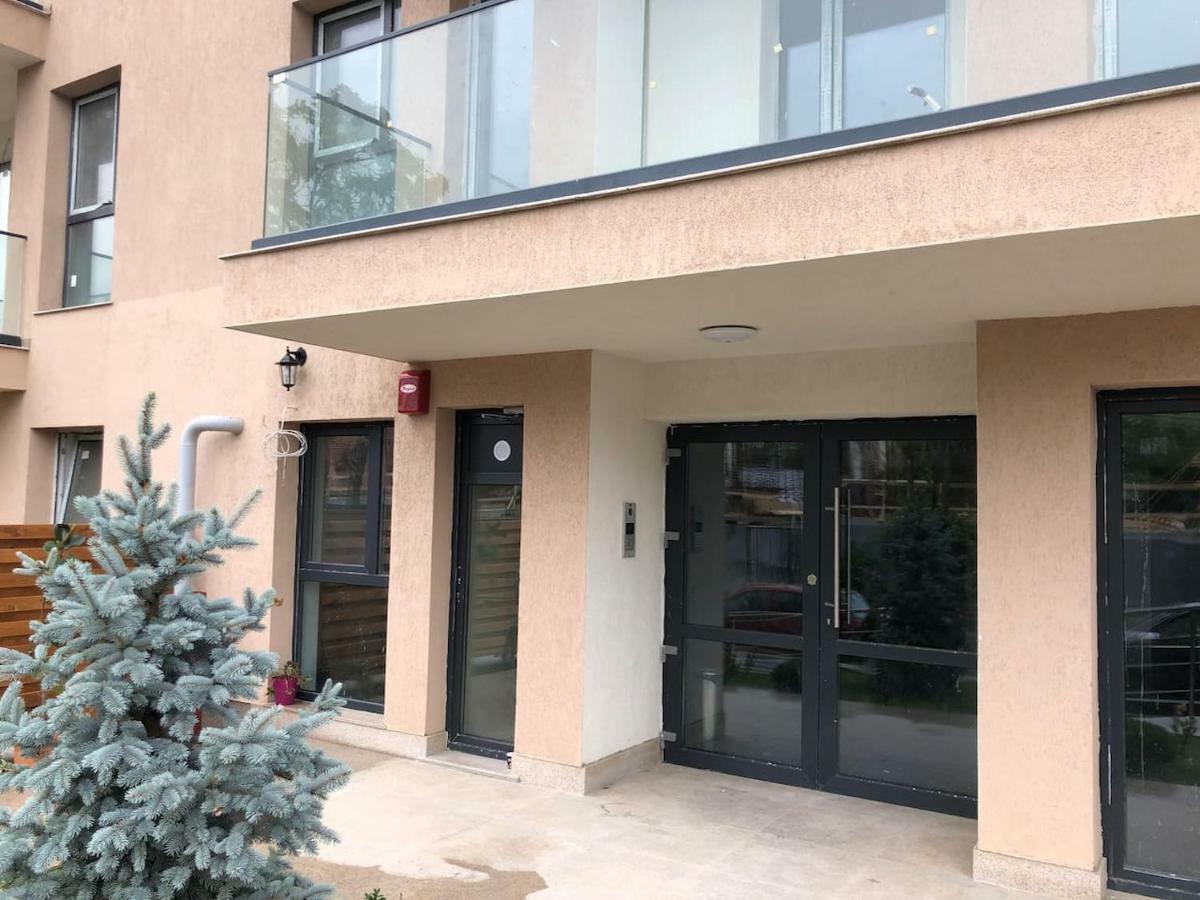Luxury Westpark 2 Residence With Lake View Bukarest Exteriör bild